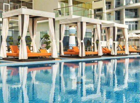 Dubaj letecky z Budapešti v 5*Royal Central Palm Jumeirah s raňajkami.