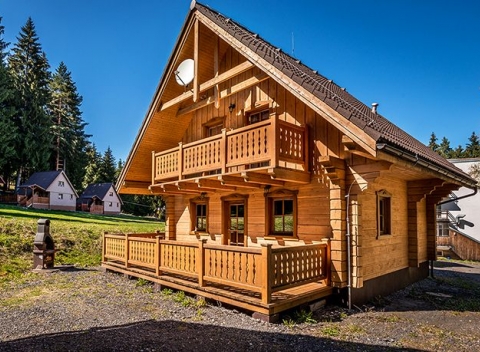 Rodinná dovolenka v tradičných zruboch Limba v panenskej prírode Liptova.