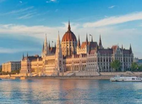 Pobyt v centre Budapešti v príjemnom 3* hoteli Atlas City s raňajkami.