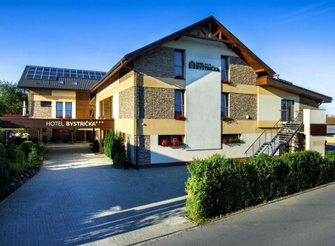 Ubytovanie na 2 alebo 3 noci s raňajkami v izbách Standard v Hoteli Bystrička ***.