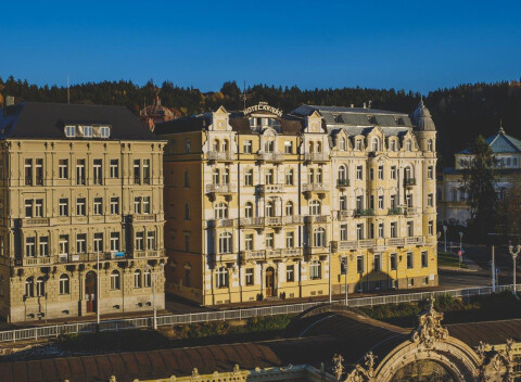 Pobyt Mariánské Lázně v hoteli Kriváň**** s polpenziou a procedúrami.