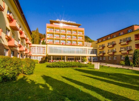 Spa Resort Sanssouci **** so vstupom do wellness (bazén, sauna), 3 procedúrami a plnou penziou.