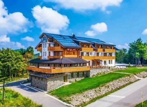 Kremnické Vrchy luxusne s polpenziou a wellness + dieťa do 12 rokov zdarma.