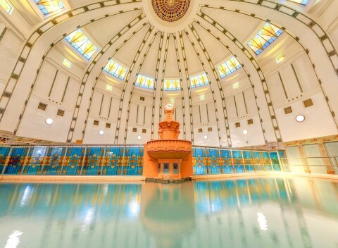 Piešťany 300 m od známych kúpeľov: Hotel Pavla **** s raňajkami, wellness centrom a procedúrou + pitná kúra.