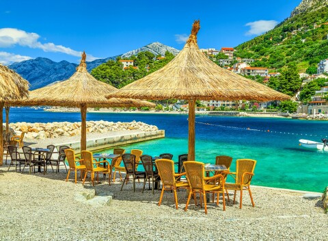 Chorvátsko 350 metrov od mora v Hoteli Makarska *** v izbe s balkónom a klimatizáciou + raňajky.