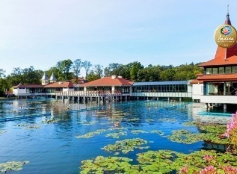 Hévíz pre 2 so vstupom k termálnemu jazeru, neobmedzeným wellness a polpenziou.