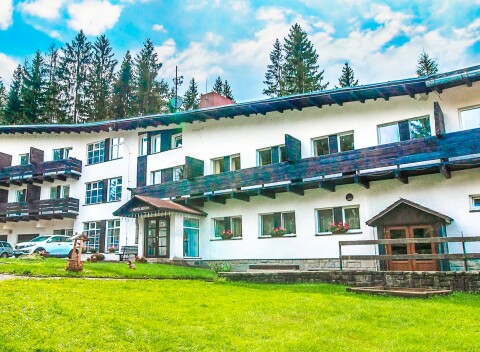 Beskydy na Hornej Bečve pri priehrade: Hotel Bečva s polpenziou, saunou, stolným aj vonkajším tenisom.