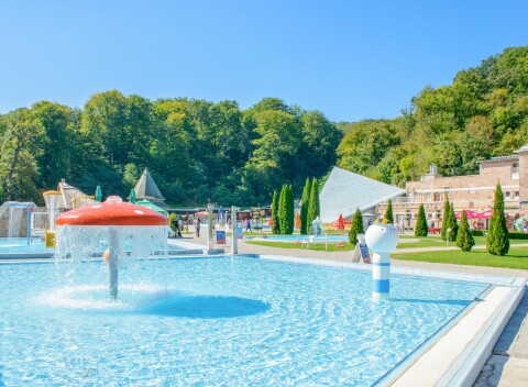 Miskolc pri unikátnych jaskynných kúpeľoch v Park Hoteli *** s neobmedzeným wellness a polpenziou.