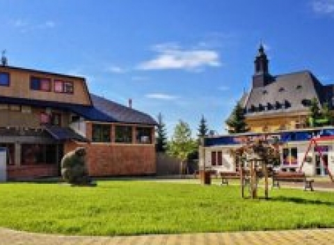 Jesenné lístie, dovolenku istí. Jeseníky s polpenziou a vírivkou v Hoteli Fojtů.