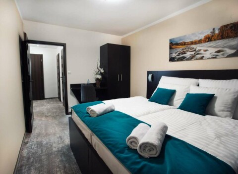 Poznávací pobyt v centre Košíc vo výborne hodnotenom hoteli Crystal*** s raňajkami a vstupmi