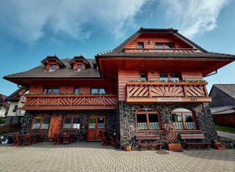 Útulný penzión Patrik s polpenziou len 8 minút autom od BACHLEDKA Ski & Sun.