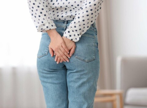 Vyšetrenie konečníka - kompletné prvotné vyšetrenie u proktológa na klinike Revive.