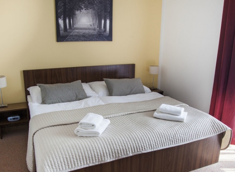 Vychutnajte si nádhernú prírodu Záhoria s ubytovaním v hoteli Eminent*** s polpenziou pre dvoch.