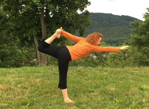 Kurzy harmonizujúcej hathajogy a integrálnej jogy s dĺžkou podľa vášho výberu i pre začiatočníkov.