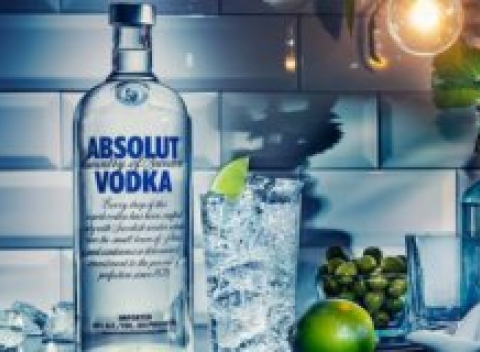 PARTY porcia pre partie - Cuba Libre, Absolut vodka s džúsom či akékoľvek miešané nápoje.