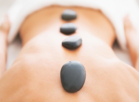 Celotelové masáže - olejová, aromaterapeutická, lávovými kameňmi, lymfodrenáž či vibrosauna.