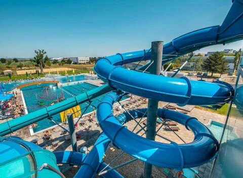 Relax vo wellness a zábava vo vodnom svete v Aquaparku Trnava - vstup pre jednu osobu.