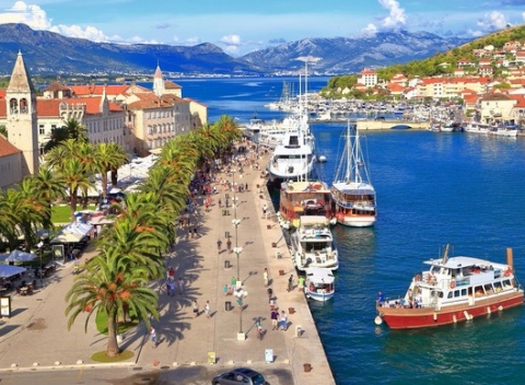 Septembrová last minute dovolenka vo Vile Kairos len 30 m od pláže v chorvátskom meste Trogir.