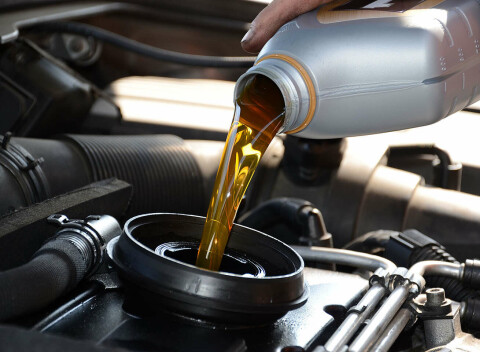 Výmena značkového oleja s bezpečnostnou kontrolou vozidla v Auto PRAVDA.