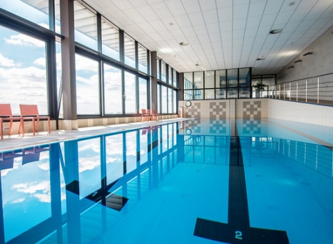 Štýlový pobyt s polpenziou v hoteli Dolphin pri Slnečných jazerách so vstupom do Aquaparku Senec.