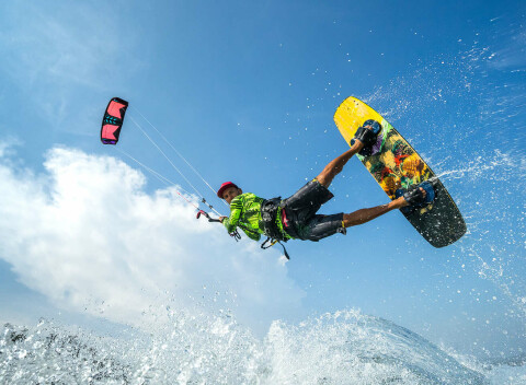 Individuálny alebo skupinový kurz adrenalínového landkitingu (na tráve).