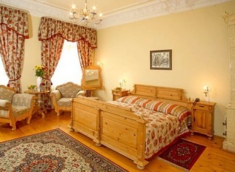 Karlovy Vary luxusne s polpenziou, wellness balíčkom, bazénom a masážami.