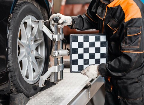 Meranie a nastavenie geometrie kolies vrátane protokolu – spomaľte opotrebovanie pneumatík.