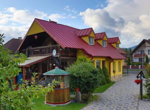 Vodácky pobyt na Liptove v rodinnom penzióne Vila pri Váhu s polpenziou.