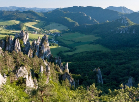 Kysuce, Kysuce pre jesennú dovolenku súce. Dovolenka v Hoteli KNM pre dvoch.