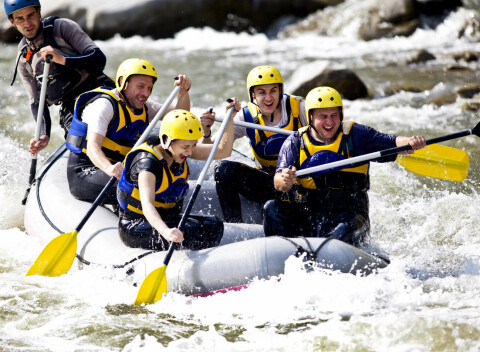 Pokojný splav Váhu alebo adrenalínový rafting na olympijskom kanáli.