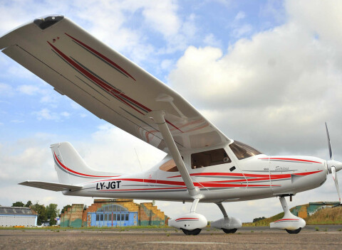 Zážitkový let na novom lietadle Sirius s nadštandardnou výbavou - letisko Sládkovičovo.