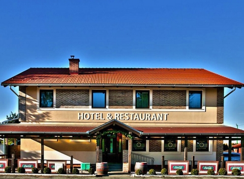 Maďarské termály s polpenziou a celodenným vstupom do termálnych kúpeľov pre dvoch.