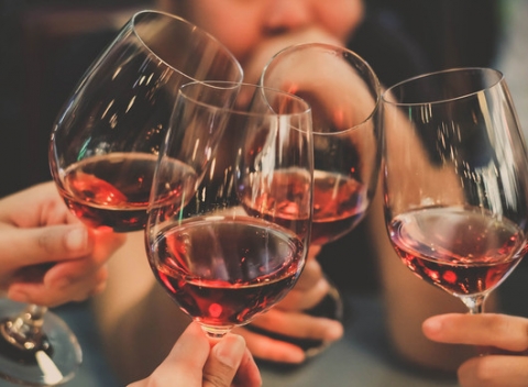 Vinársky pobyt v penzióne Černý sklep s ochutnávkou vína a prenájmom bicyklov.