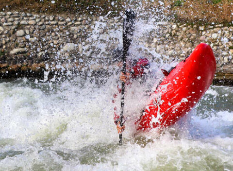 Areál Divoká Voda - škola kajaku pre úplných začiatočníkov pod vedením profesionálnych inštruktorov.