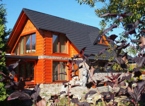 Chata Prekrásnô, prenájom plne vybavenej rozprávkovej drevenice pre 15 osôb v pokojnej časti Tatier.