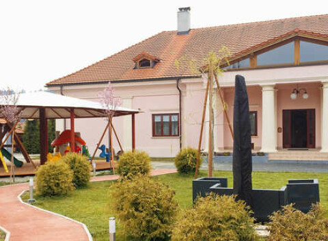 Pokojná dovolenka priamo v Happy Village Kaštieli Ivachnová***.