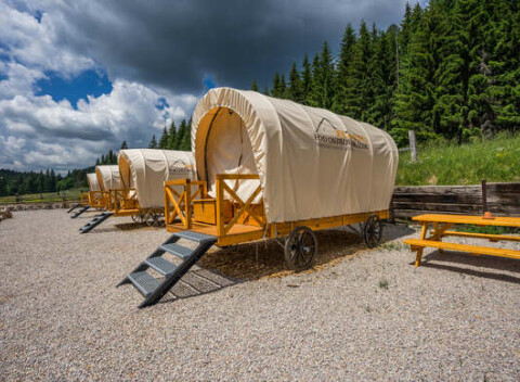Zážitkové ubytovanie na Slovenku v dostavníku, priamo v srdci Slovenského raja, na Ranči pod Ostrou skalou.