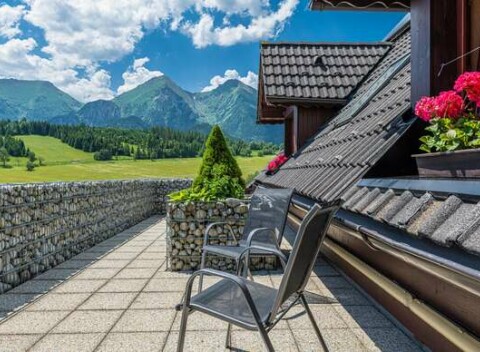 Rodinný goralský penzión Ždiaranka s výhľadom na Tatry z vírivky a s polpenziou.