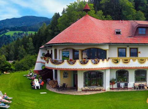 Hotel Biolandhaus Arche v Korutánsku s vegetariánskou polpenziou a saunovým svetom.