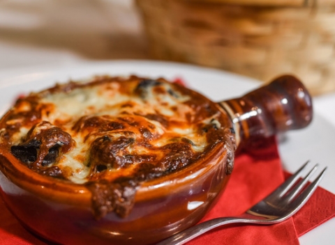 Zapekané slimáky s pizza štanglami - tradičná francúzska pochúťka priamo v Bratislave.