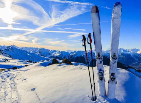 Kompletný servis lyží a snowboardov. Iba precízne pripravená výstroj garantuje zábavu na svahu.