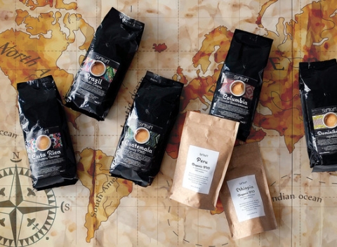 Kvalitná zrnková káva z amerických plantáží – 500 gramov, 100 % Arabika.