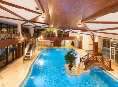 Tri hodiny vo wellness a luxusná 4-chodová večera pre 2 osoby v Kontakt Wellness Hoteli****.