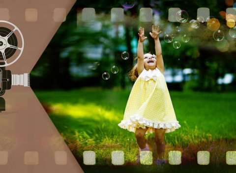 Prvé krôčiky, detský smiech, radostné džavotanie. Natáčanie profesionálneho rodinného videa s deťmi.