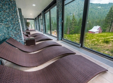 Čarovná jeseň v hoteli Repiská v izbe s krásnym výhľadom na Nízke Tatry, polpenziou a wellness.