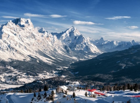 Lyžovačka vo vyhľadávanom stredisku v talianských Dolomitoch v Hoteli Alaska Cortina****.