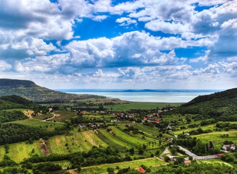 Dokonalý relax vo Villa Campana s polpenziou v hlavnom meste pobrežia Balatonu - Siófok.