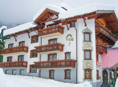 Rakúske Alpy pri 5 ski areáloch: Hotel Margarethenbad **** s polpenziou, neobmedzeným wellness a sánkovaním.