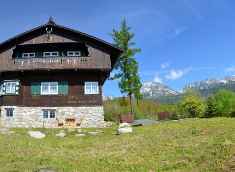 Jesenné večery pod Gerlachovským štítom v typickej drevenici Danielov dom až pre 14 ľudí.