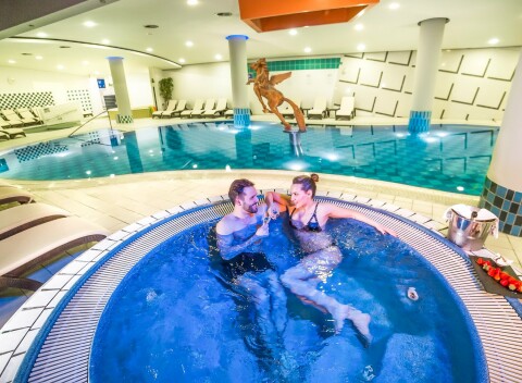 Grand Hotel Sava ****superior s polpenziou, kúpeľmi s neobmedzeným vstupom + procedúra.